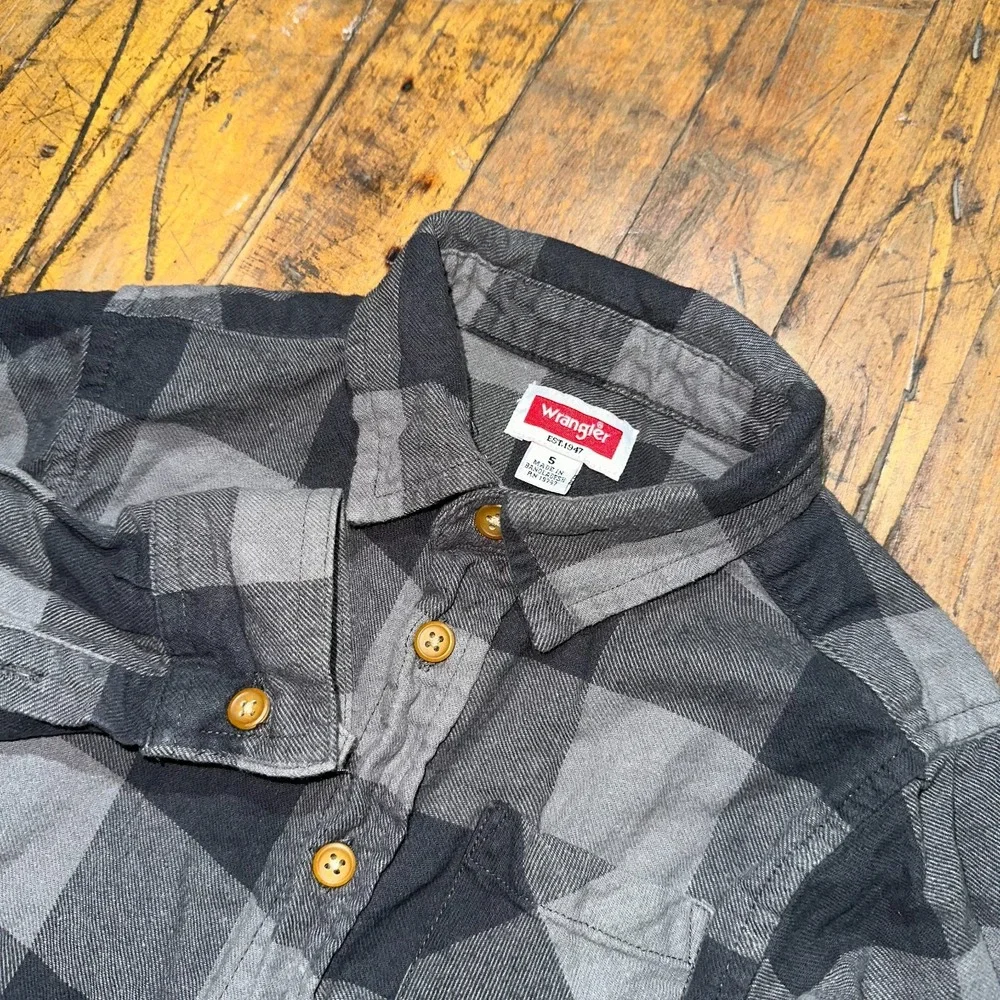 Wrangler Button Up Shirt Boys‎ Sz 5 Gray Black Plaid Cotton Long Sleeve Collared
